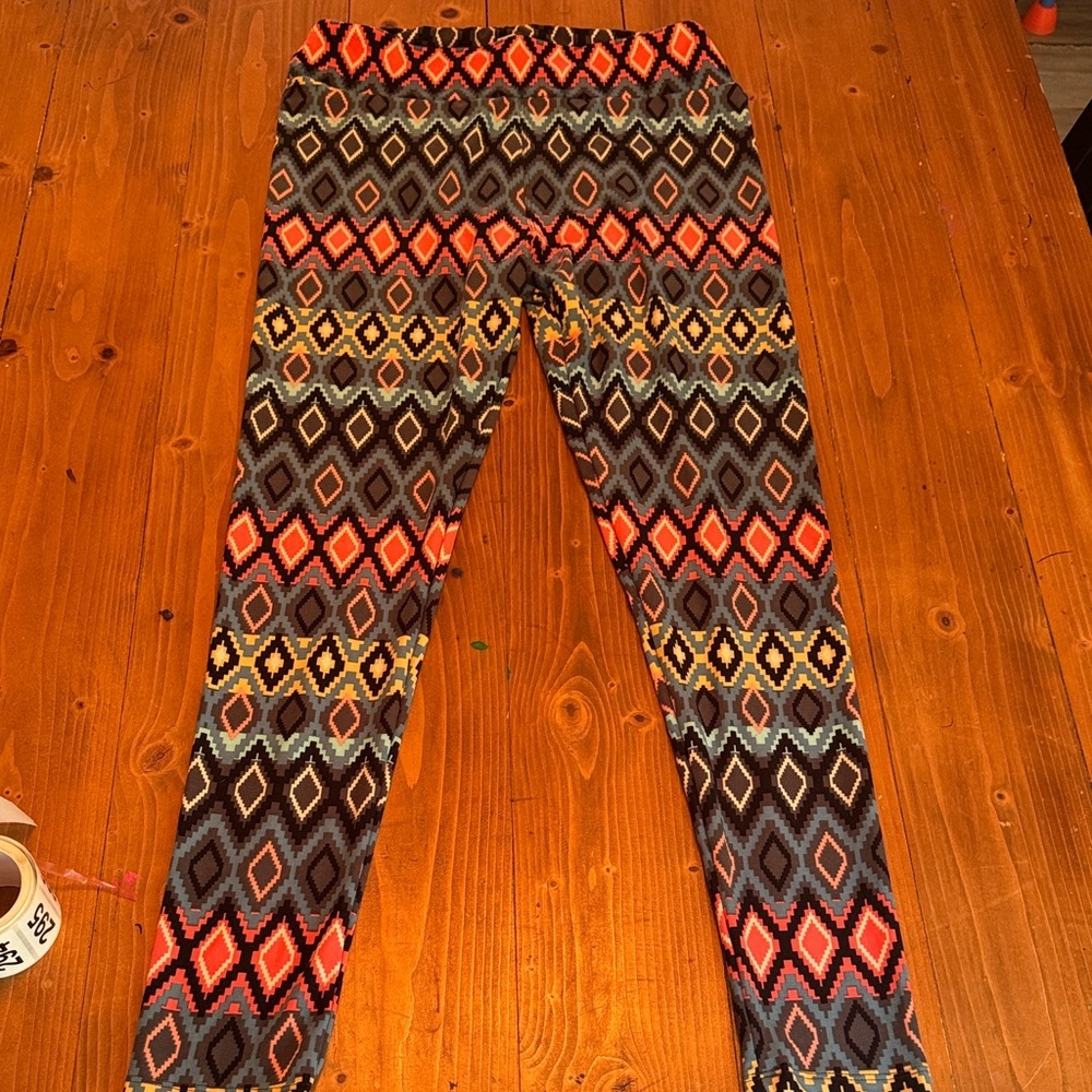 LuLaRoe Tall and Curvy‎ Leggings Aztec Diamond Print Black Coral Blue Yellow